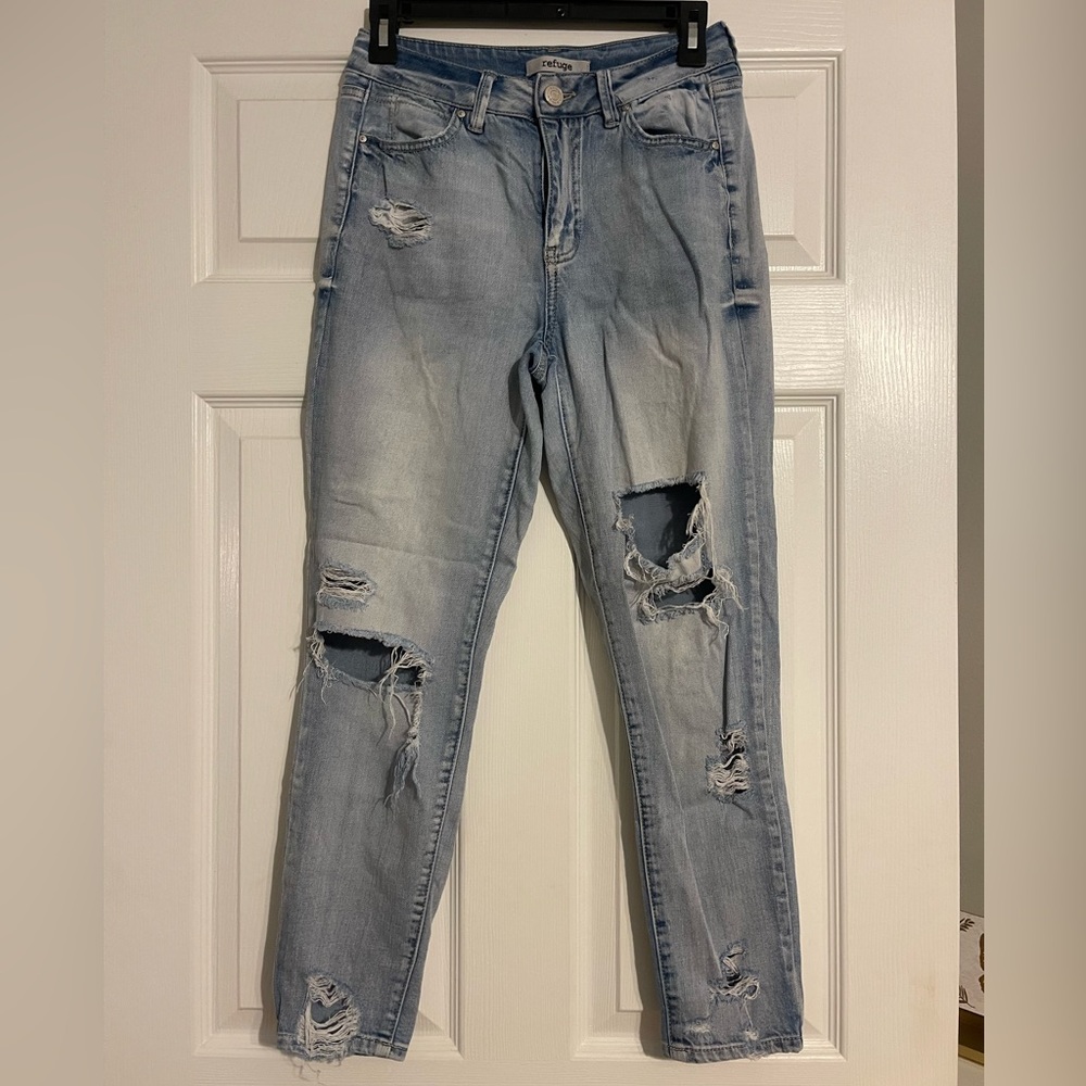 Refuge Distressed Jeans